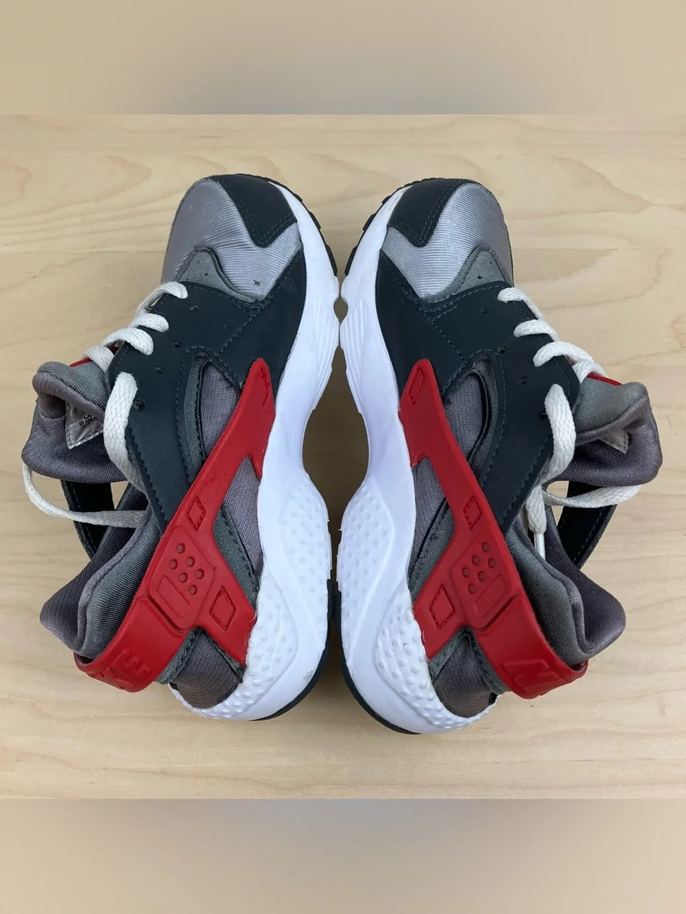 Nike Kids Size 13C Huarache Athletic Running Shoes Gray Red & White